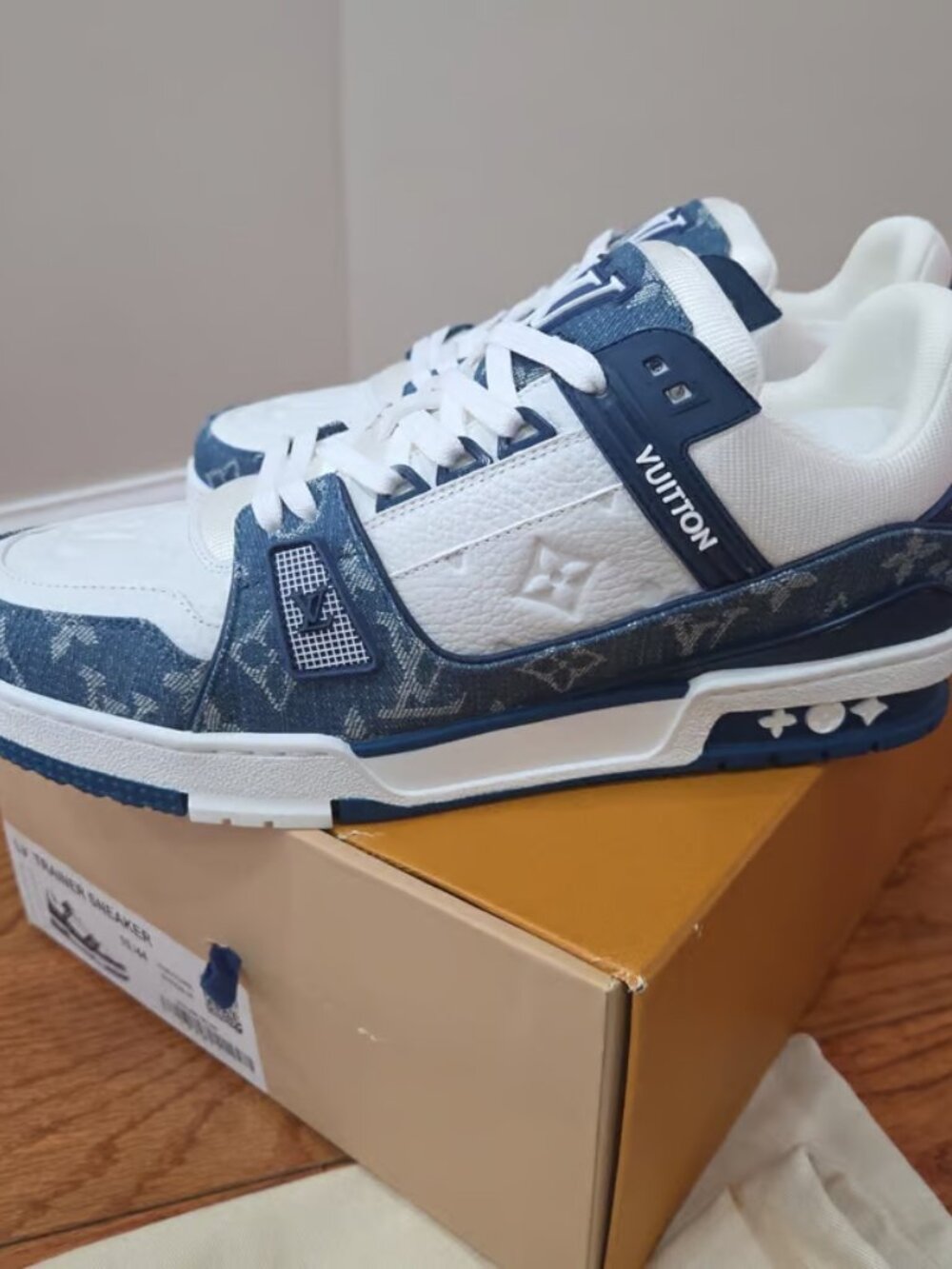 Louis Vuitton White and Blue Monogram Denim Low-Top Sneakers - Picture 3 of 6